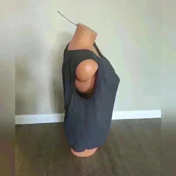 Worthington Women's Pleated Sleeveless Top Gray Flowy Blouse Tank Top Size M - Picture 6 of 8